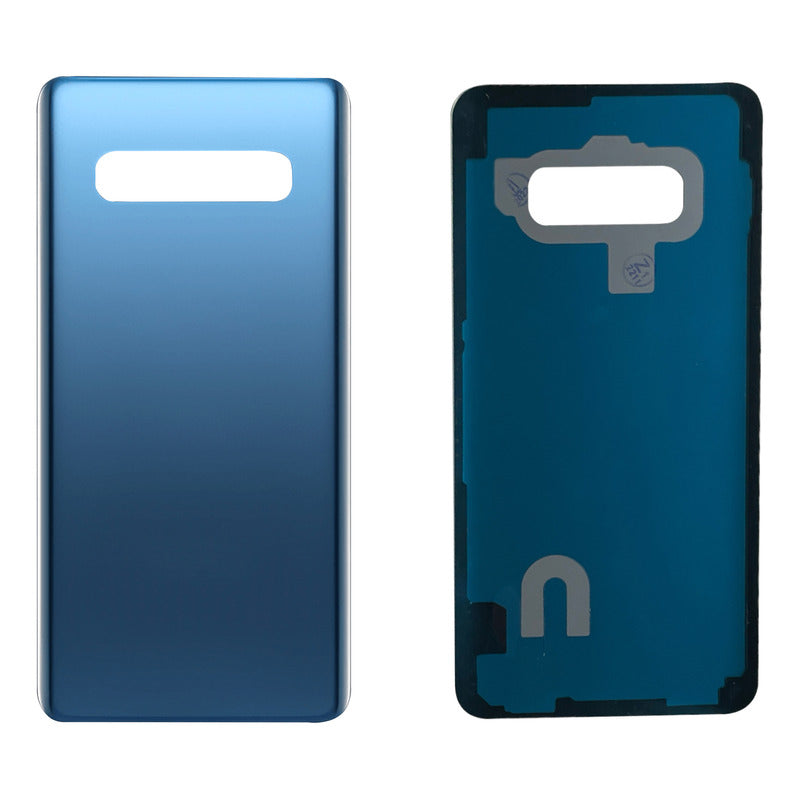 Una tapa trasera compatible con Samsung S10 Plus SM-G975F, vista exterior en color tornasol y orificio superior para modulo de cámaras.