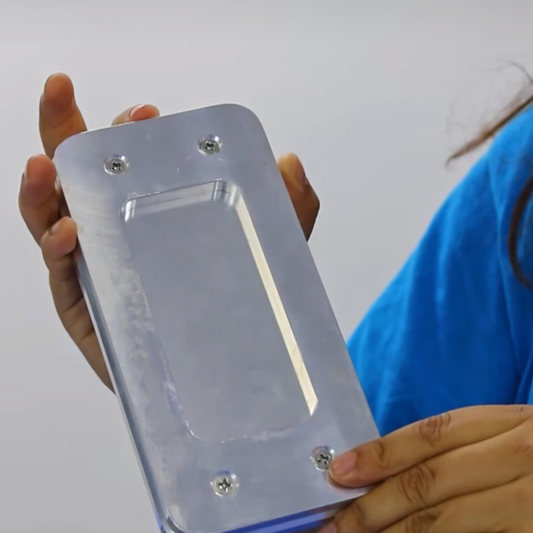 Molde de sublimación para iPhone 3D FW-S-01M con espacio en el centro en donde entra el dispositivo