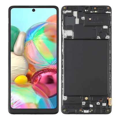 De un lado probando el funcionamiento de una pantalla con el fondo y otra la parte de los componentes