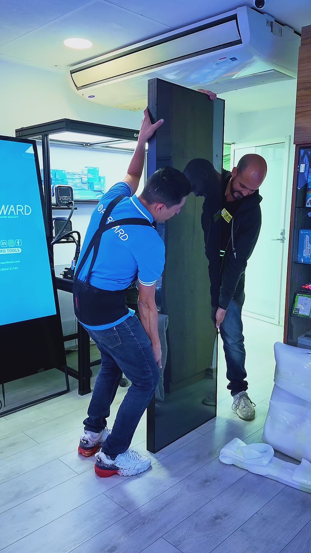 Cargar vídeo: Póster LED Recto Publicitario